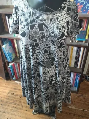 Lularoe black & white abstract stars high low S Carly swing dress thumbnail 1