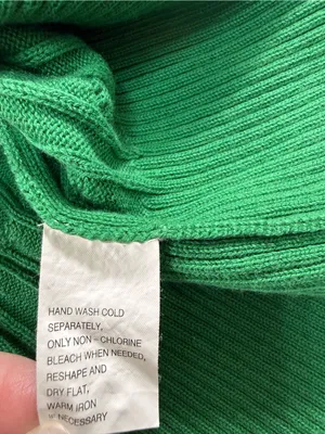100% Cotton Classic Cable V-Neck Sweater in Green thumbnail 6