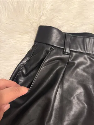 Abercrombie & Fitch Black High-Waist Faux Leather Pleated Women’s Shorts size S thumbnail 6