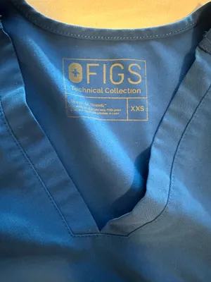 FIGS Scrub Top thumbnail 2