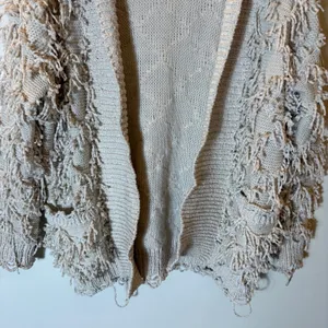 Storia Shaggy‎ Fringe Knit Cardigan Sweater Oatmeal Beige Size Small thumbnail 3