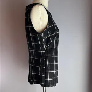 White House Black Market sleeveless black and white plaid asymmetrical hem top thumbnail 4