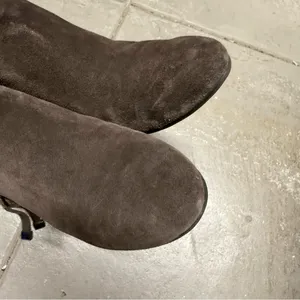 Franco Sarto Black & Charcoal Almond Toe Suede Leather Heeled Ankle Boots 6 GUC thumbnail 2