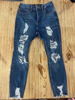 Hollister Jeans Ripped thumbnail 2