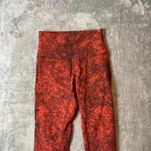 Lululemon Wunder Train High Rise Leggings 25" Denim Wash‎ Print Red Black Size 4 thumbnail 4