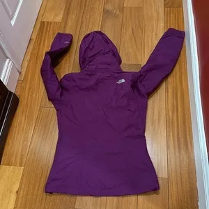 The North Face HyVent Rain Jacket Womens Purple Waterproof‎ Hooded XS thumbnail 3