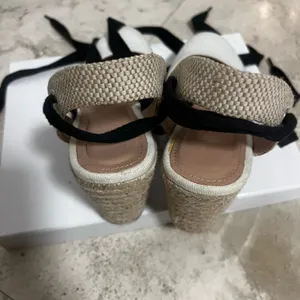 Elegant White Espadrille Wedge Sandals Size 7 thumbnail 5