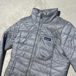 PATAGONIA Women's Radalie Insulated Parka Grey Size Small Reg $199 MSRP Puffer thumbnail 2