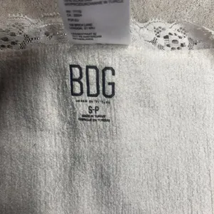 Urban Outfitters BDG Off White Lace Ribbed Crop Top Size Small thumbnail 5