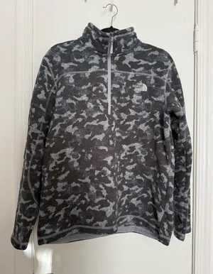 The north face gray camo fleece jacket thumbnail 1