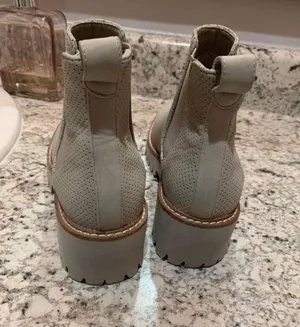 Womens Grey Boots Gray Size 6.5 thumbnail 2