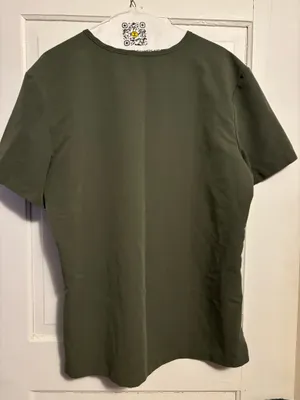 FIGS Scrub Top thumbnail 4