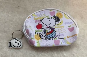 White snoopy coin purse thumbnail 1