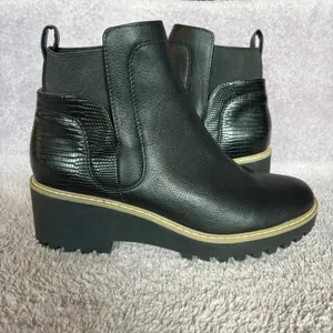 DV Dolce Vita Rango Black Lug Sole Chelsea Ankle Boots Croc Embossed Heel 8 thumbnail 2