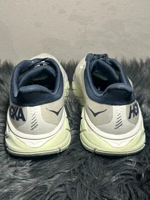 Hoka One One Arahi 5 Running Shoes White Sneaker Size 9.5B thumbnail 6