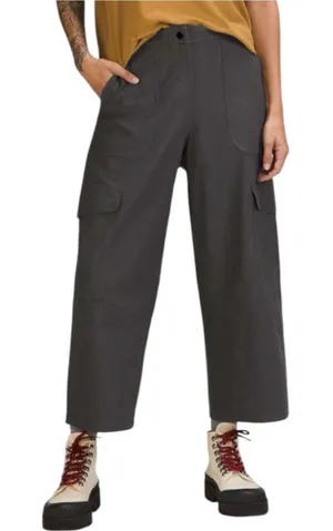 Lululemon 27 Graphite Gray Light Utilitech Cargo Pocket High Rise Cropped Pants thumbnail 1
