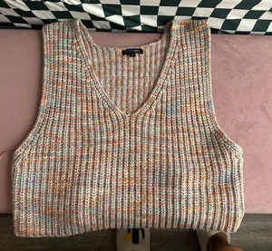 Sweater Vest Multiple Size L thumbnail 1