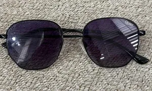 Quay Australia Bold Black Sunglasses frames thumbnail 1