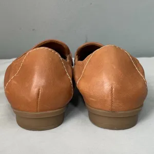 Clarks Collection Lyrical Way Shoe Size 7 Brown Leather Loafers Flats Perforated thumbnail 9