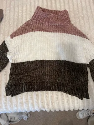 Women’s Sweater Multiple Size L thumbnail 1