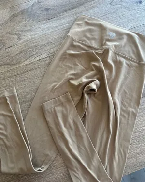 Tna Aritzia caramel‎ tan leggings size small thumbnail 1