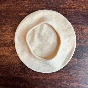 Vintage Off-White Wool Beret Hat | Classic French Style Cream Felted Winter Cap thumbnail 5