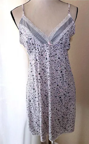 Laura Ashley Floral Lace Trim Nightgown XL White Purple Striped V-Neck‎ Chemise thumbnail 1