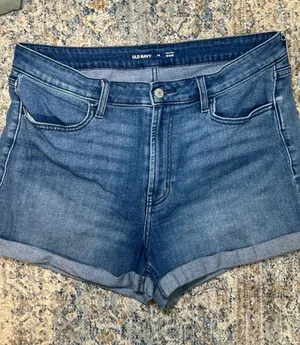 Old Navy High-Rise Wow Rolled Denim Shorts Size 14 thumbnail 1