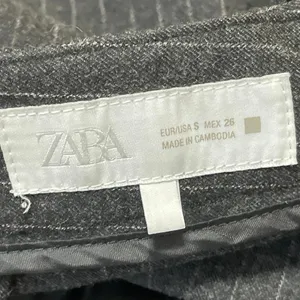 Zara Women's Black Pinstripe High Rise Pleated Wide Leg Trousers Pants Size S thumbnail 4