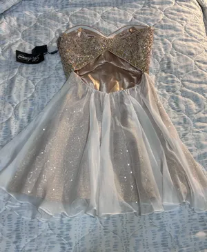 La Femme 19452 NWT White Gold Sequin Strapless Cocktail Dress Size 2 thumbnail 5