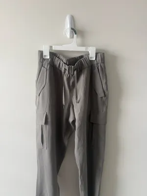 Lululemon Women's Black and Tan Pants 6 thumbnail 3