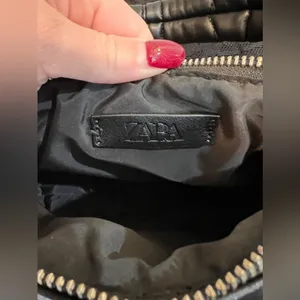 Zara Black Quilted Puffer Shoulder Bag Purse thumbnail 4