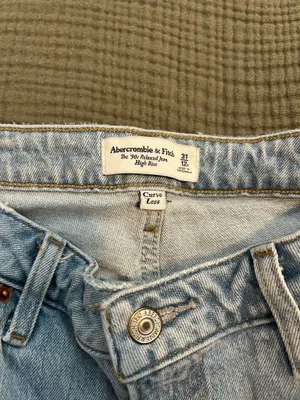Abercrombie Jeans Classic Light Blue Women's Jeans thumbnail 2