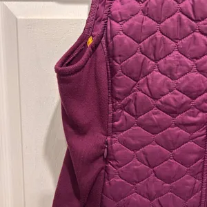 LL Bean Fleece Lined PrimaLoft Quilted Vest Womens‎ Small Magenta Berry Gorpcore thumbnail 2