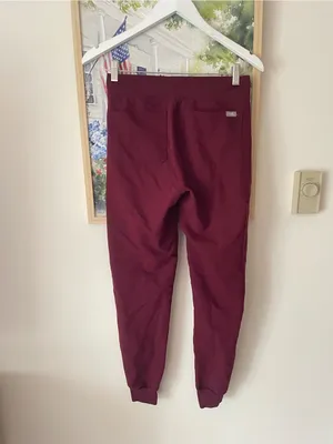 Figs Zamora Joggers Pants in Burgundy Size XS thumbnail 5