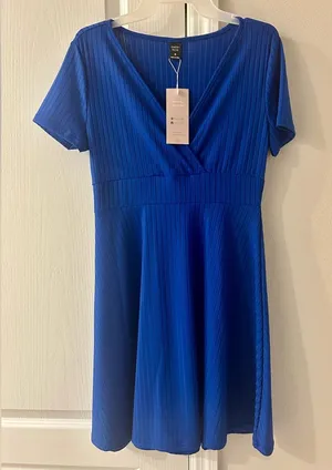 NWT Women’s Royal Blue V-Neck Dress Size Medium thumbnail 1