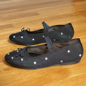 Project Cloud Women’s Black Studded Ballet Flats Memory Foam Mary Jane Size 6M thumbnail 2