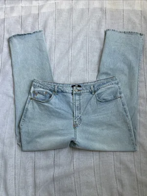 Frye Light Wash Relaxed Women’s Jeans thumbnail 5