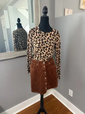 NWT Blue Rain Francesca’s Corduroy Button Front Brown Mini Skirt Size Medium.  thumbnail 2