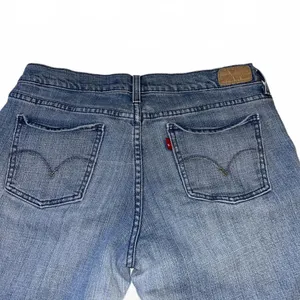 Levi's Bootcut 515 Jeans Classic Blue Denim Light Wash Woman’s Size 12 S/C thumbnail 6