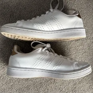 Women’s Adidas Essentials Advantage Shoes white/gold thumbnail 7