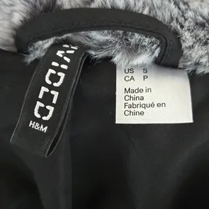 New H&M Woman's Plush Faux Fur Jacket in Gray Size S thumbnail 6