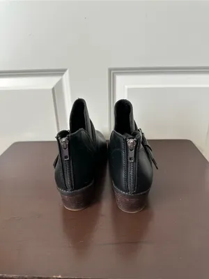 David Aaron Vegan Leather Austin Buckle Booties size 7.5 Black thumbnail 4