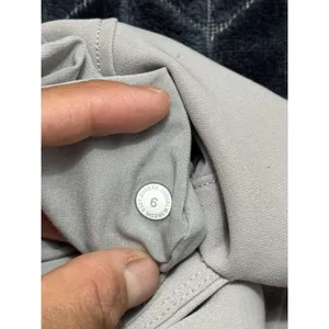 Lululemon Women's Gray On the Fly Wee Are From Luxtreme Joggers Sz 6 thumbnail 4