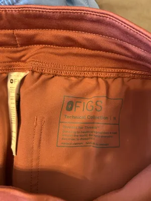 FIGS Scrub Pants thumbnail 2