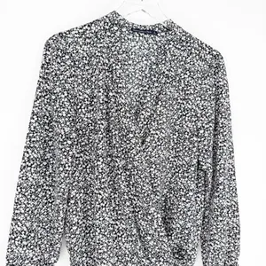 Abercrombie & Fitch Floral V-Neck Bodysuit Women's Size L Romantic Top‎ thumbnail 5