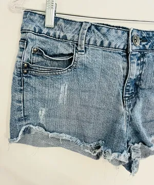 L.E.I. Junior Denim Distressed Ladies Jeans Shorts thumbnail 2