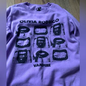 Vampire Olivia rodrigo sweatshirt purple large thumbnail 2