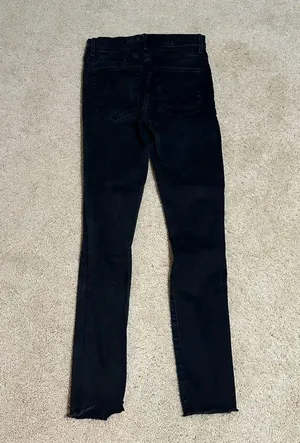 Abercrombie & Fitch Ultra High Rise Super Skinny Ripped Black Jeans thumbnail 5