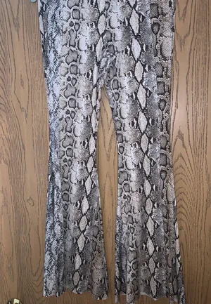 Saints & Hearts Flare Size M thumbnail 1